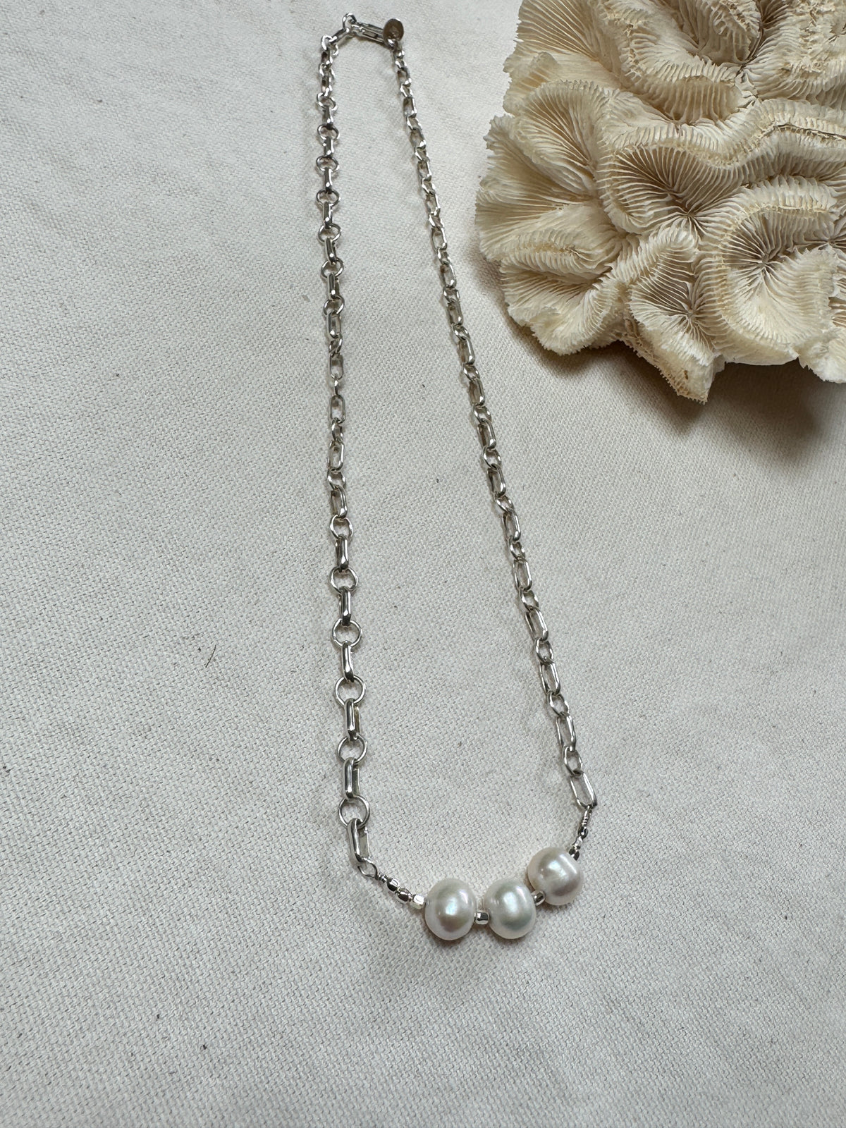 Three Pearl Link Necklace - 14"
