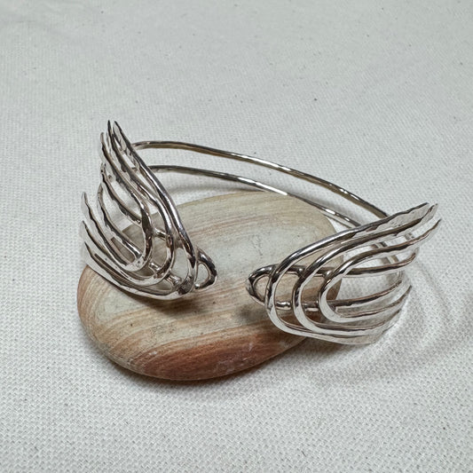 Echo Wave Cuff