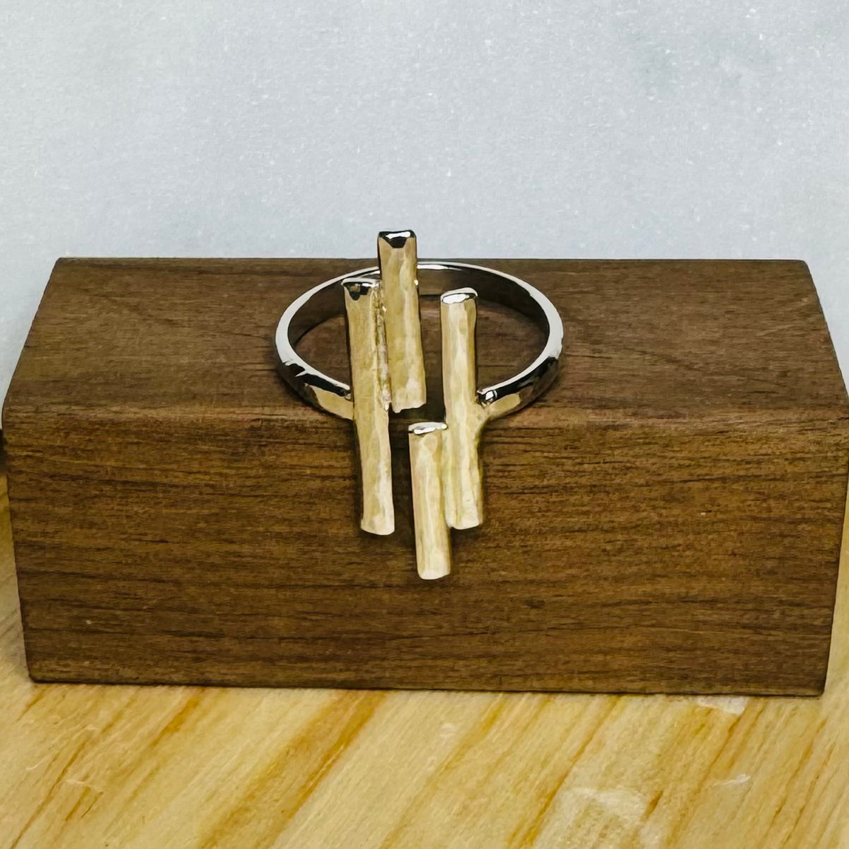Bowie Staggered Bar Ring