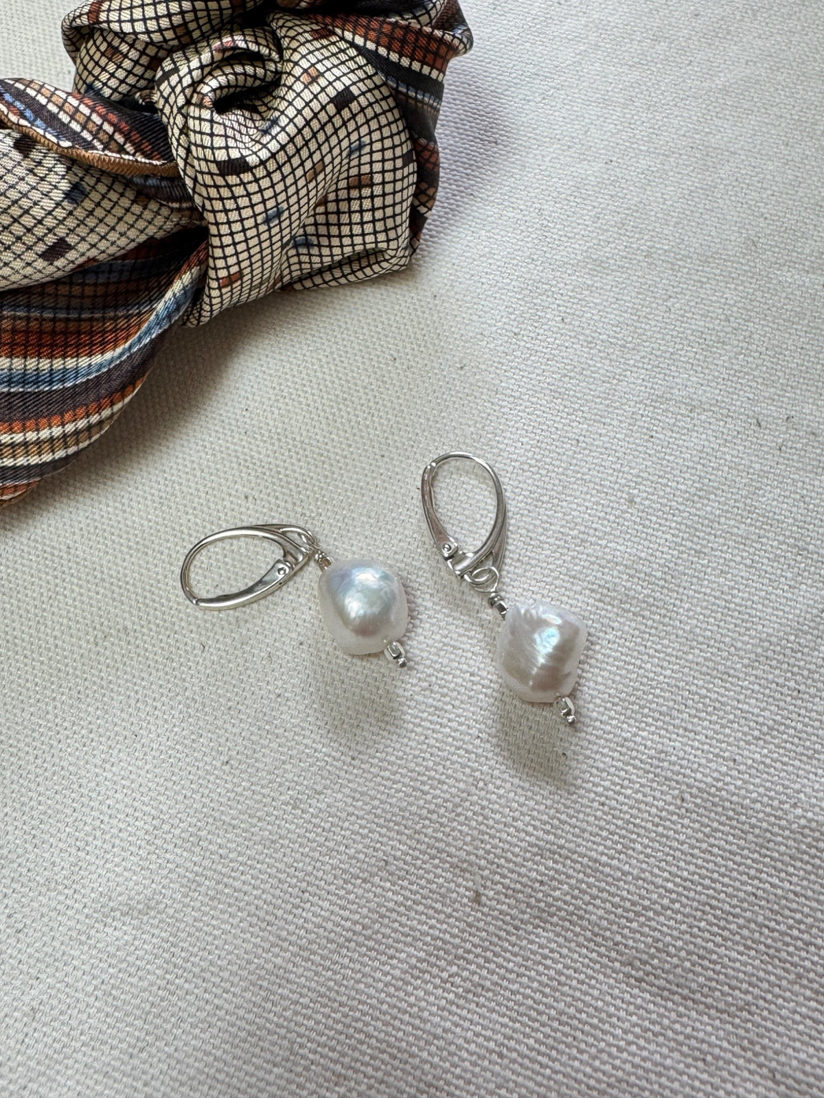 Freshwater Pearl Leverback Earrings