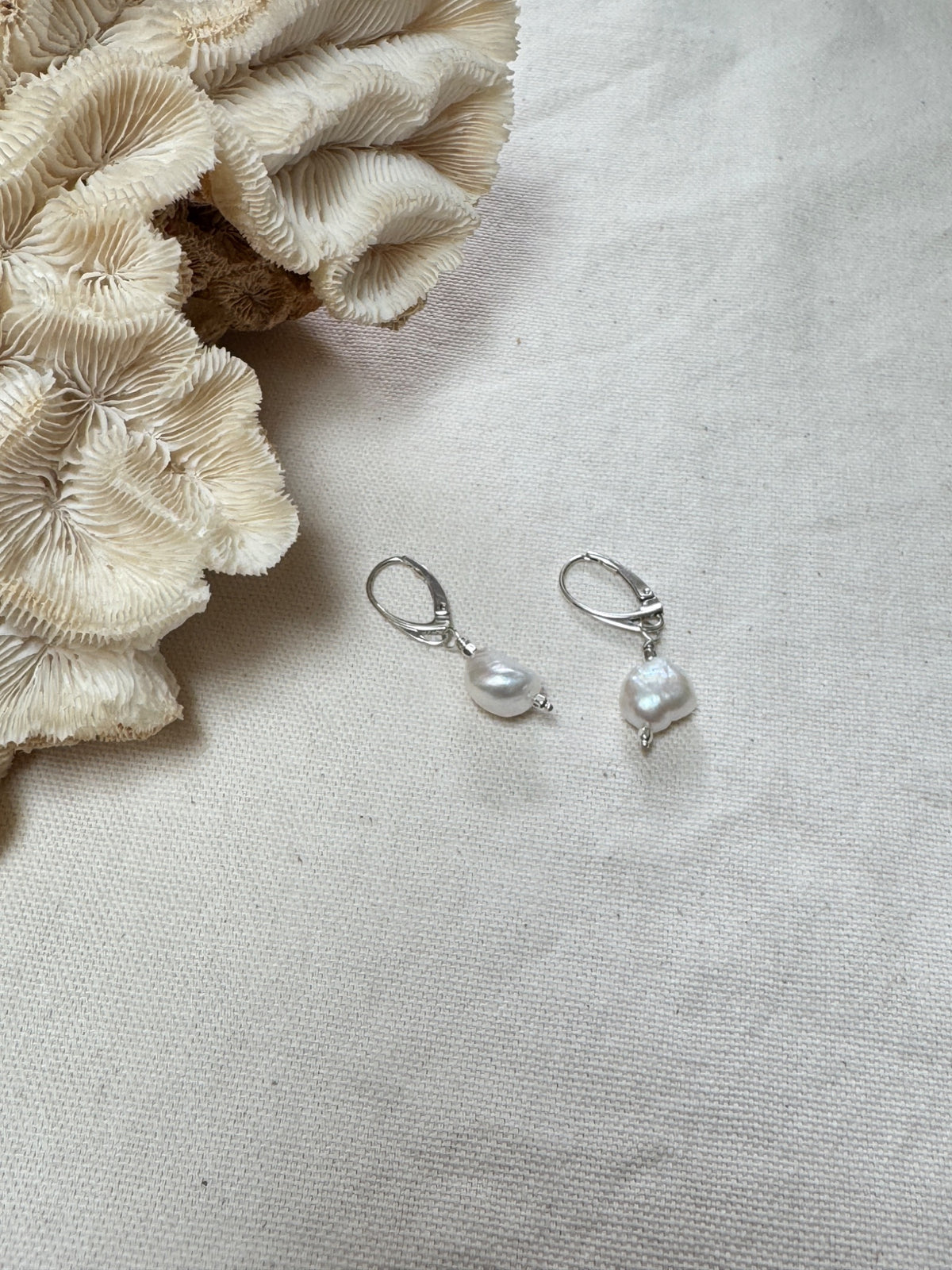 Freshwater Pearl Leverback Earrings
